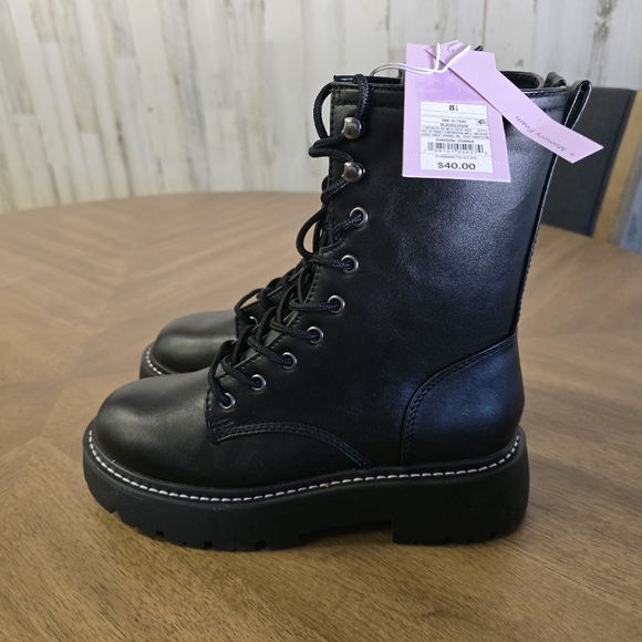 Women's Logan Lug Combat Boots with Memory Foam Insole - Wild Fable 8 1/2 - Picture 2 of 7